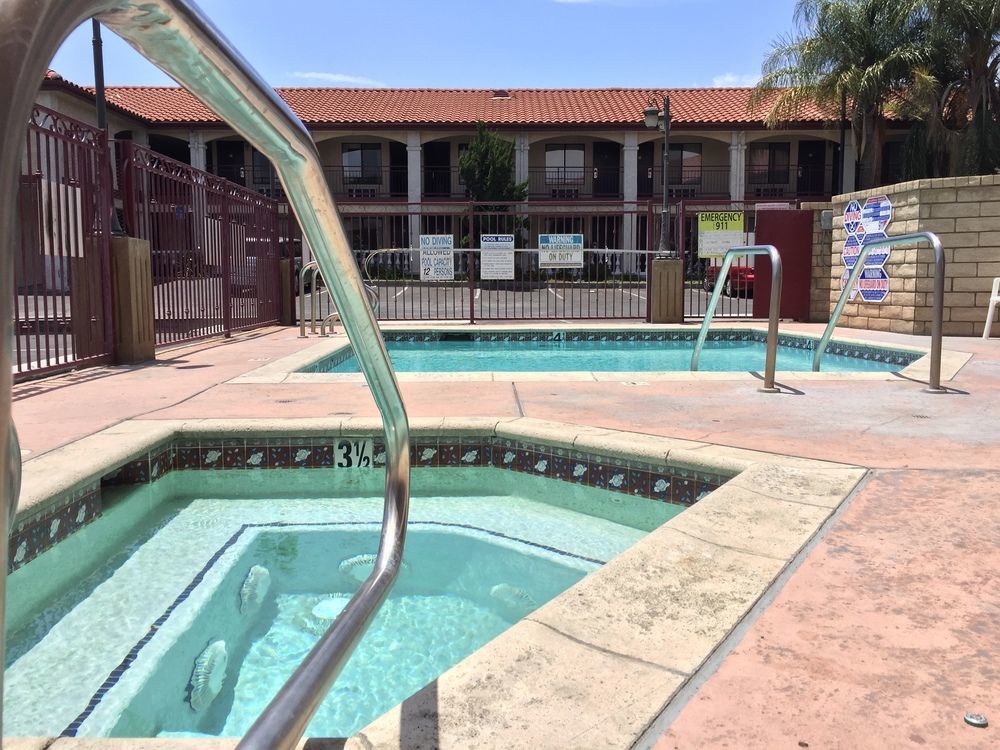 Castaic Inn Six Flags Valencia Exteriör bild